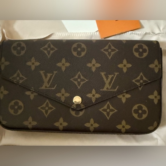 Louis Vuitton Handbags - NWT NOT AUTHENTIC Louis Vuitton Brown Monogram Clutch with card holder/zip pouch